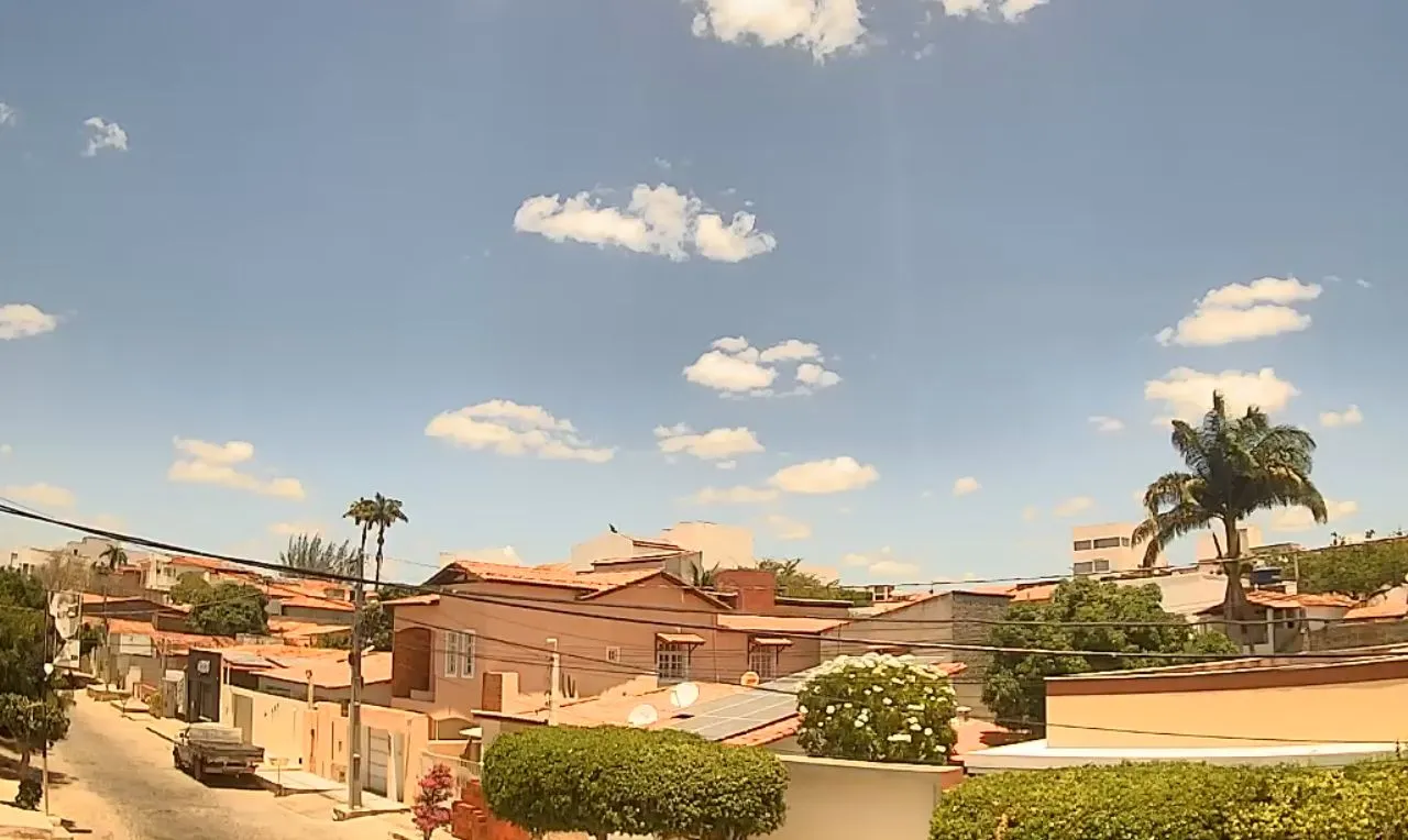 A imagem mostra a c&acirc;mera ao vivo em Currais Novos/RN