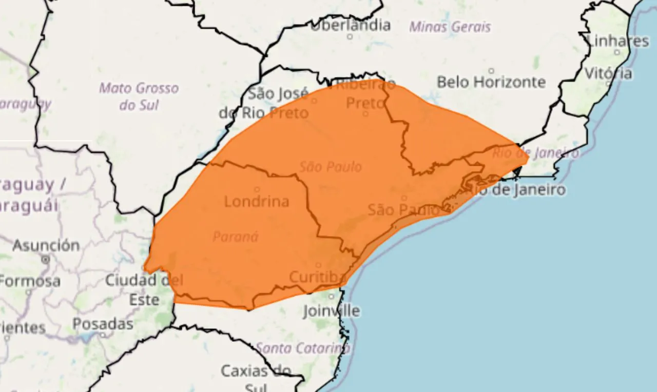 o mapa mostra as &aacute;reas em alerta para chuva intensa e raios